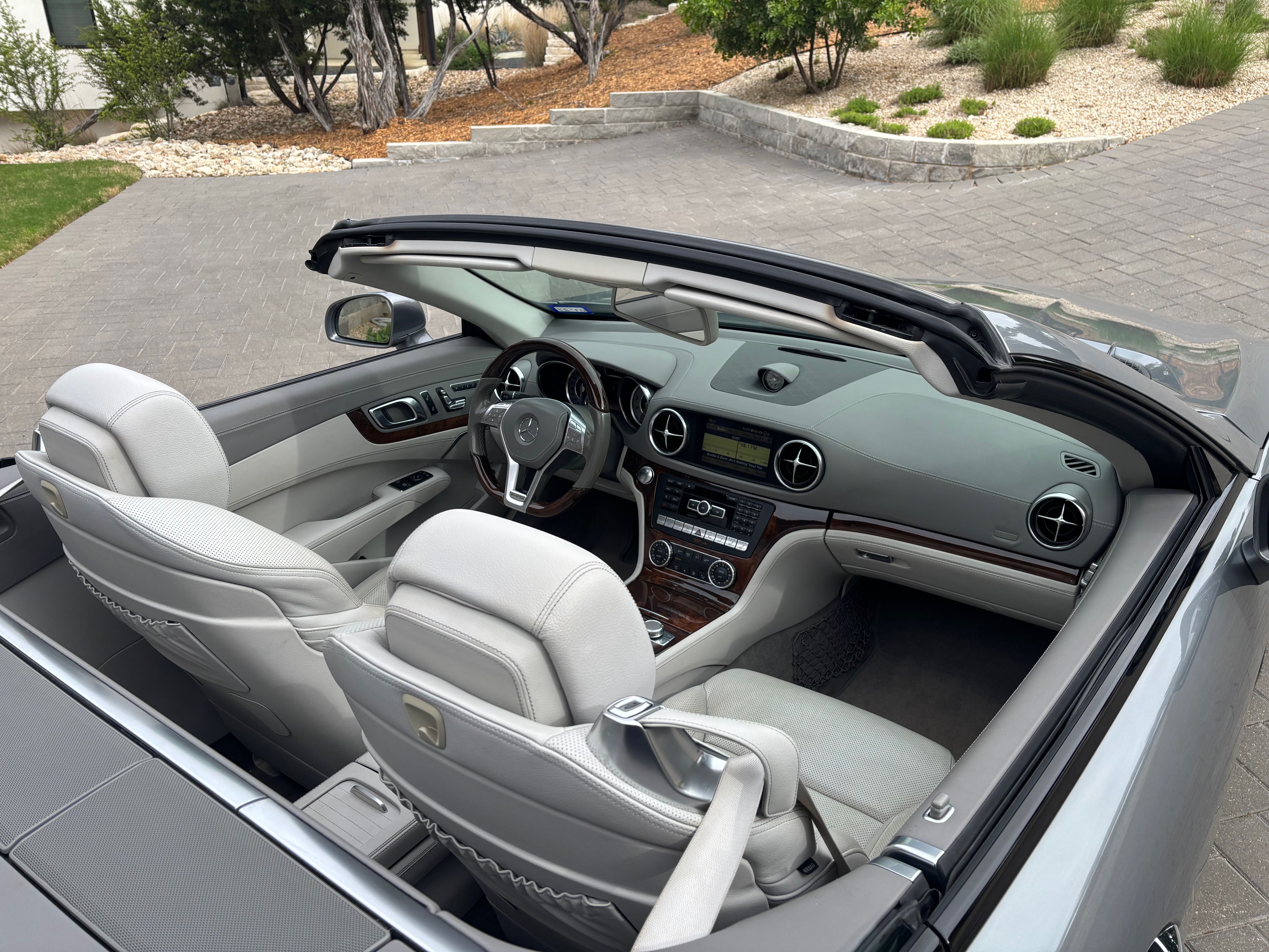 Used 2013 Mercedes-Benz SL 550 image 16