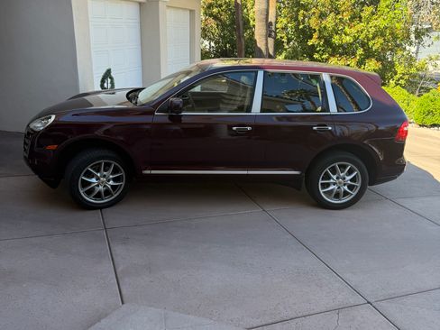 Used 2008 Porsche Cayenne Sport Utility 4D image 9