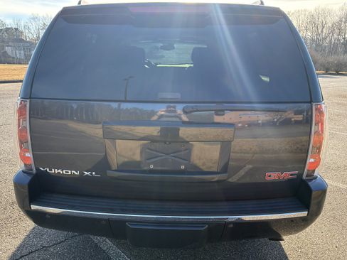 Used 2008 GMC Yukon XL Denali image 6