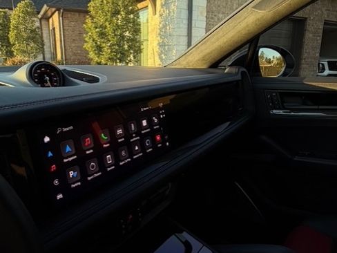 Used 2024 Porsche Cayenne Turbo GT image 24