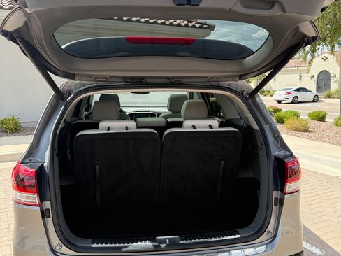 Used 2016 Kia Sorento SX FWD image 5