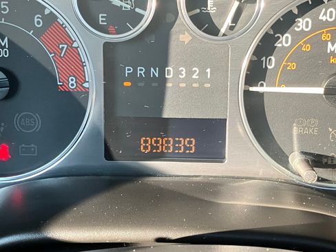 Used 2008 HUMMER H3 image 6