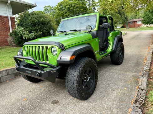 Used 2018 Jeep Wrangler Sport image 1