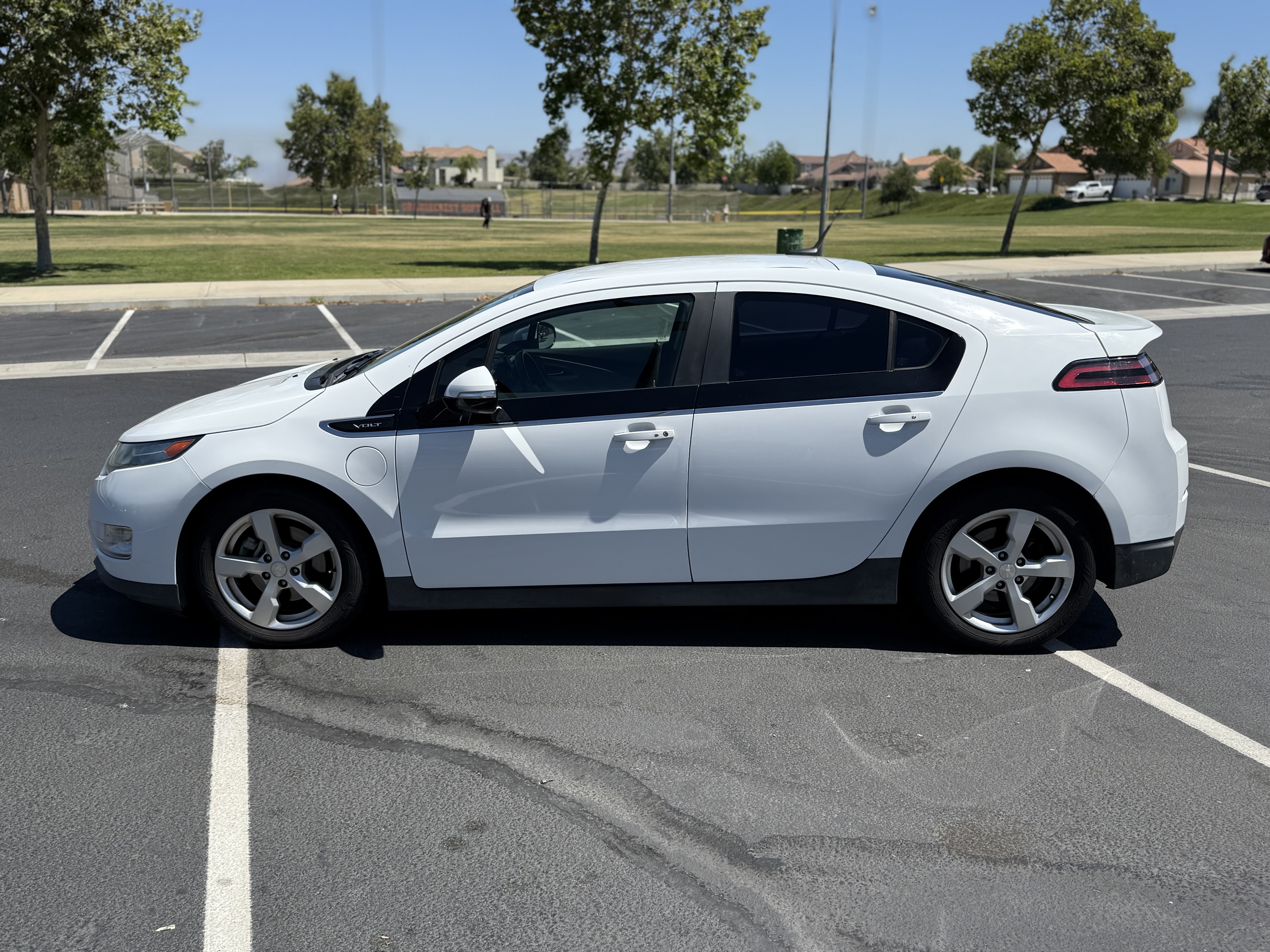 Used 2014 Chevrolet Volt FWD image 10