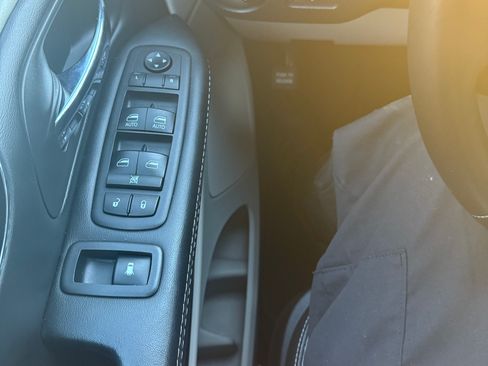 Used 2019 Dodge Grand Caravan SXT image 15