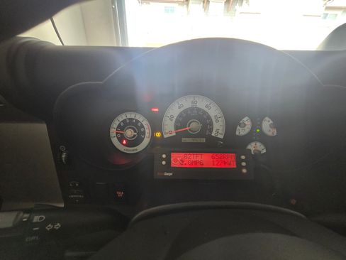 Used 2014 Toyota FJ Cruiser Sport Utility 2D w/ Convenience Package image 8