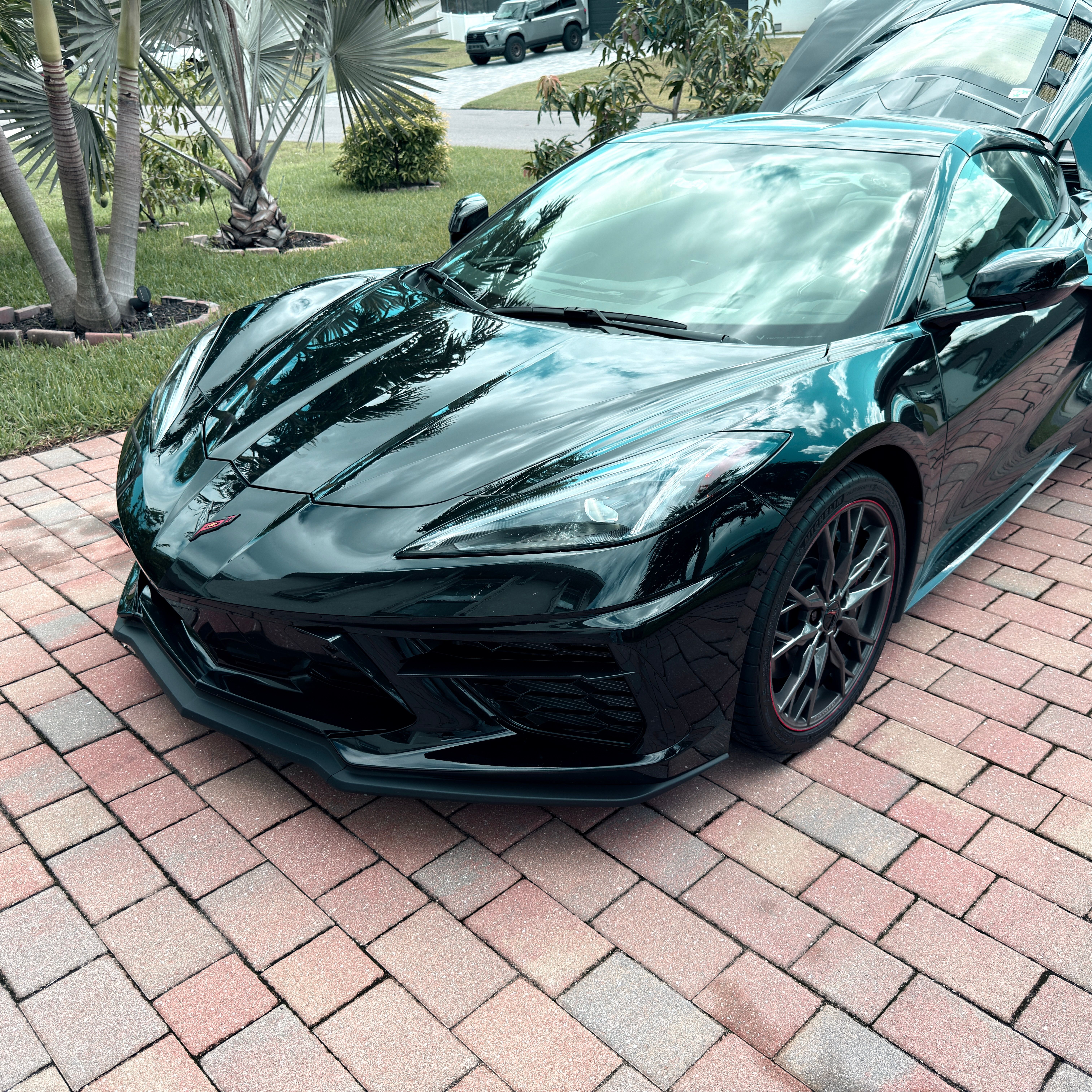 Used 2024 Chevrolet Corvette Stingray Preferred Cpe w/ Z51 Performance Package RWD image 19