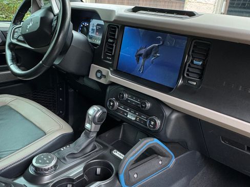 Used 2021 Ford Bronco Wildtrak image 12