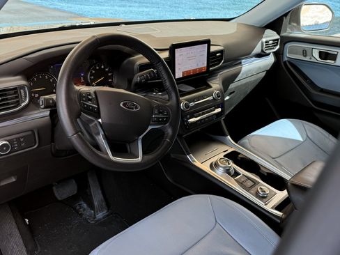 Used 2020 Ford Explorer Limited w/ Class III Trailer Tow Package image 8