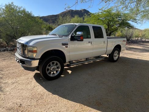 Used 2010 Ford F250 Lariat AWD/4WD image 2