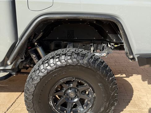 Used 2021 Jeep Gladiator Rubicon AWD/4WD image 15