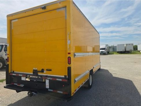 Used 2021 Ford E-350 and Econoline 350 Super Duty image 11