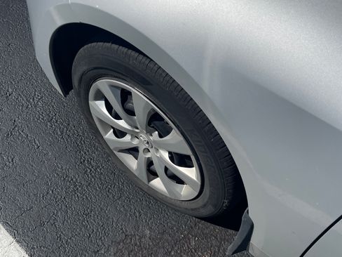 Used 2021 Toyota Corolla LE w/ Carpet Mat Package (TMS) FWD image 13