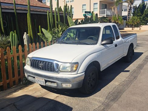 Used 2002 Toyota Tacoma 2WD Xtracab image 11