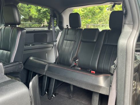 Used 2012 Dodge Grand Caravan R/T w/ Driver Convenience Group FWD image 14
