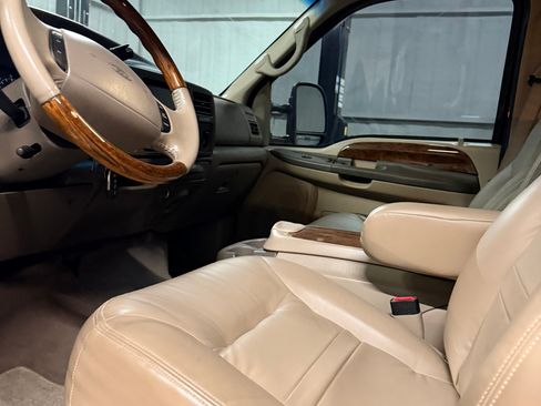 Used 2000 Ford Excursion Limited image 16