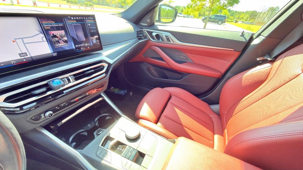 Used 2023 BMW i4 eDrive35 RWD image 9