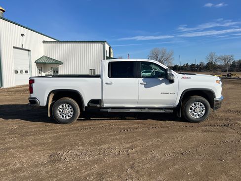 Used 2023 Chevrolet Silverado 2500 LT w/ Convenience Package image 8