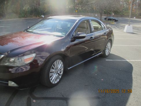 Used 2011 Acura RL image 2
