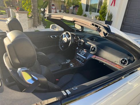 Used 2014 Mercedes-Benz SL 63 AMG image 11