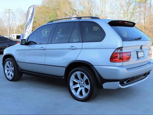 Used 2005 BMW X5 4.8is image 8