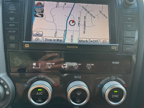 Used 2012 Toyota Sequoia Platinum image 17