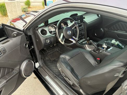 Used 2011 Ford Mustang GT Premium w/ Security Pkg RWD image 11