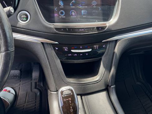 Used 2017 Cadillac XT5 Luxury AWD/4WD image 8