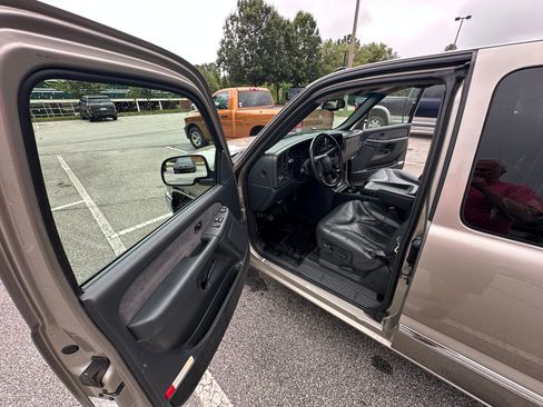 Used 2002 GMC Sierra 1500 2WD Extended Cab w/ SLT Marketing Option Pkg image 11