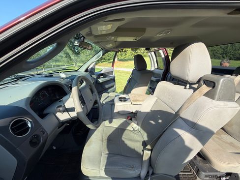 Used 2005 Ford F150 XLT AWD/4WD image 9