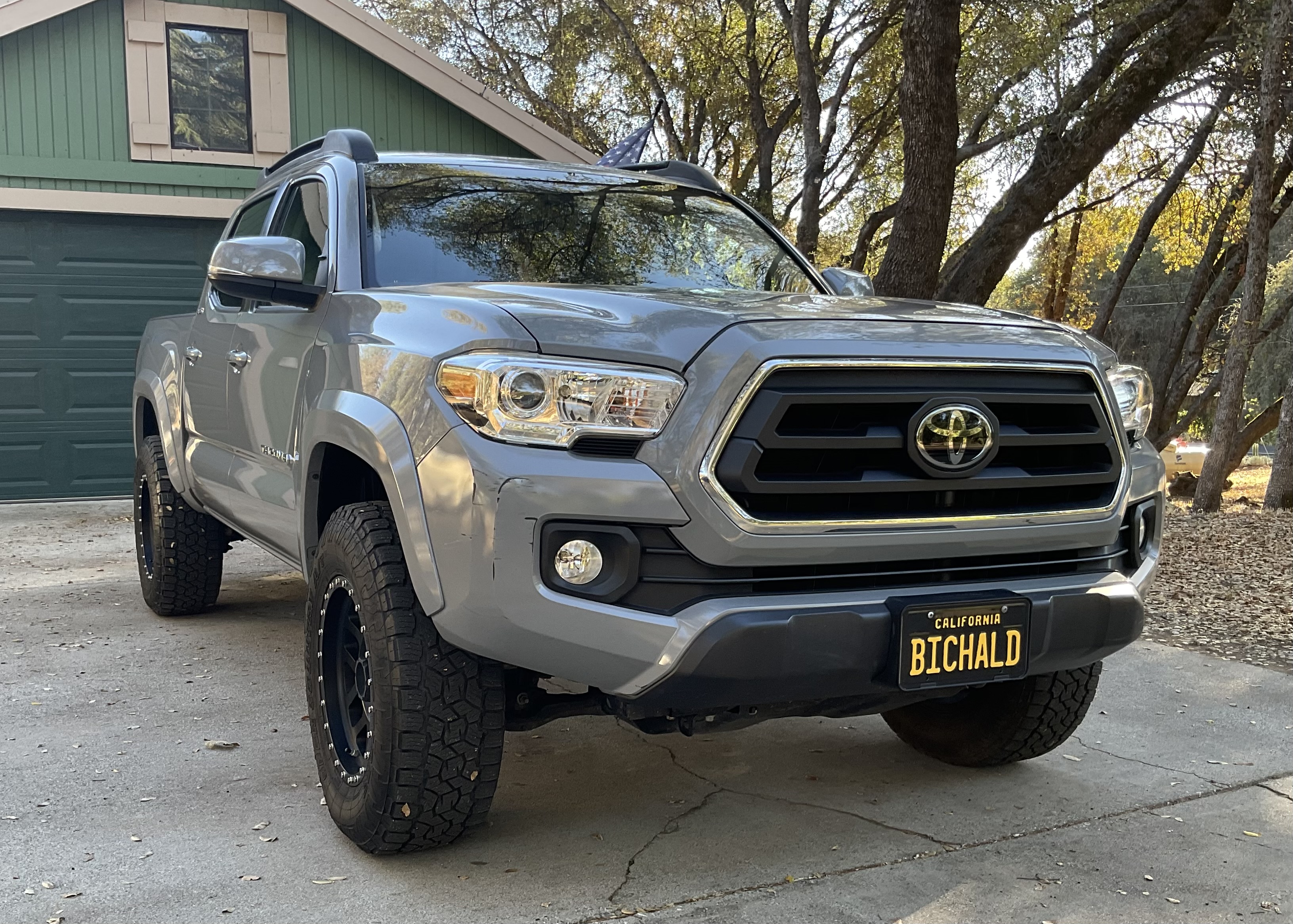 Used 2020 Toyota Tacoma SR5 w/ Technology Package AWD/4WD image 10