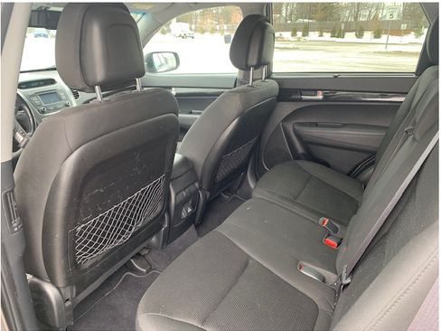 Used 2015 Kia Sorento LX image 16