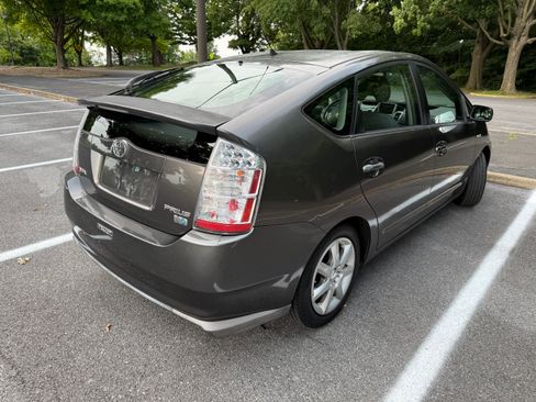 Used 2007 Toyota Prius Touring w/ Pkg 3 FWD image 8