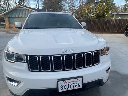 Used 2021 Jeep Grand Cherokee Laredo image 6