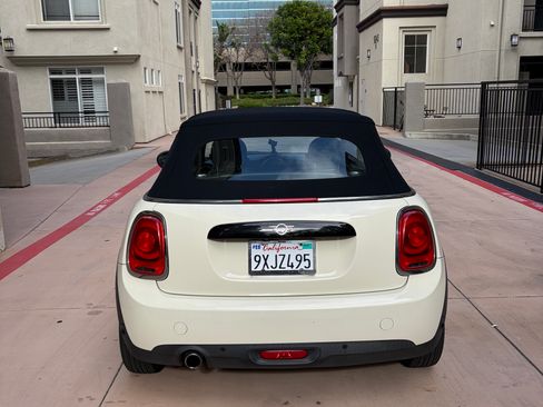 Used 2019 MINI Cooper Convertible w/ Signature Upholstery Package FWD image 6