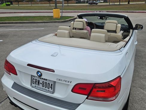 Used 2010 BMW 328i Convertible image 4