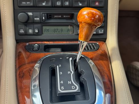 Used 2004 Jaguar XK8 Convertible RWD image 9