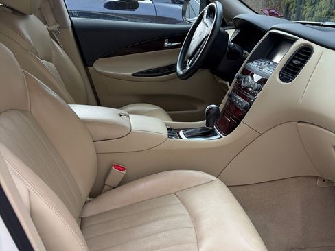 Used 2016 INFINITI QX50 AWD w/ Premium Plus Package image 8