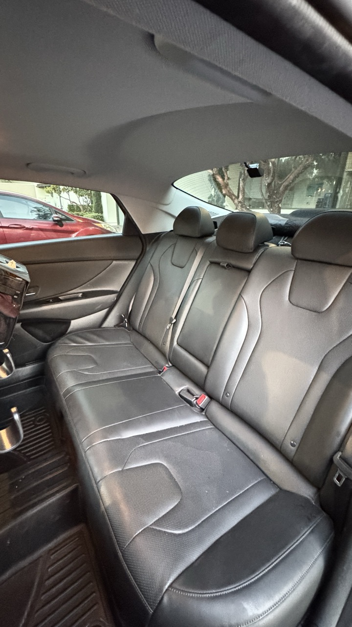 Used 2023 Hyundai Elantra Limited FWD image 12
