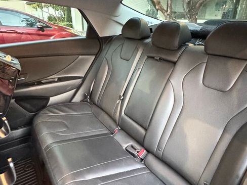 Used 2023 Hyundai Elantra Limited FWD image 12