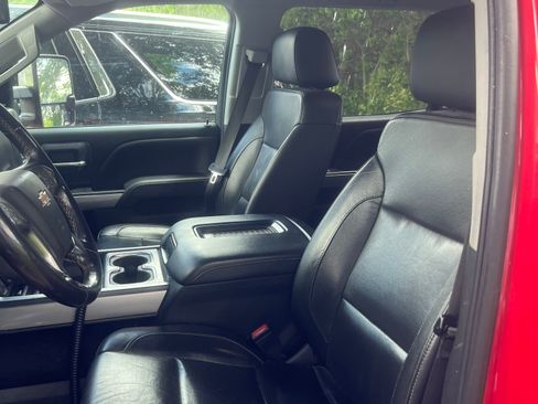 Used 2019 Chevrolet Silverado 2500 LTZ w/ Vortec Plus Package AWD/4WD image 6