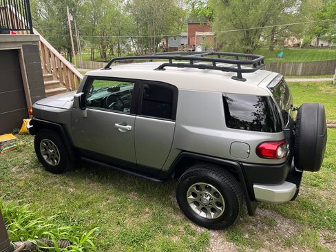 Used 2012 Toyota FJ Cruiser 4WD w/ Convenience Pkg image 13