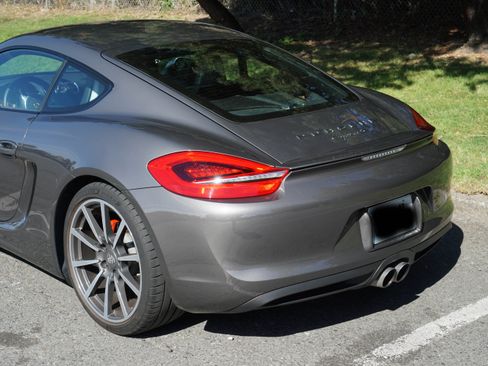 Used 2014 Porsche Cayman S image 4