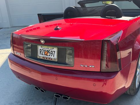 Used 2005 Cadillac XLR image 15