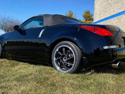 Used 2004 Nissan 350Z Touring RWD image 5