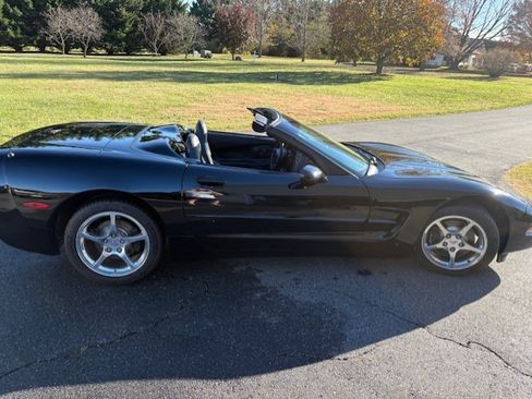 Used 2001 Chevrolet Corvette Convertible w/ Preferred Equipment Group2 image 6