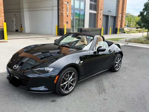 Used 2016 MAZDA MX-5 Miata Grand Touring RWD image 2