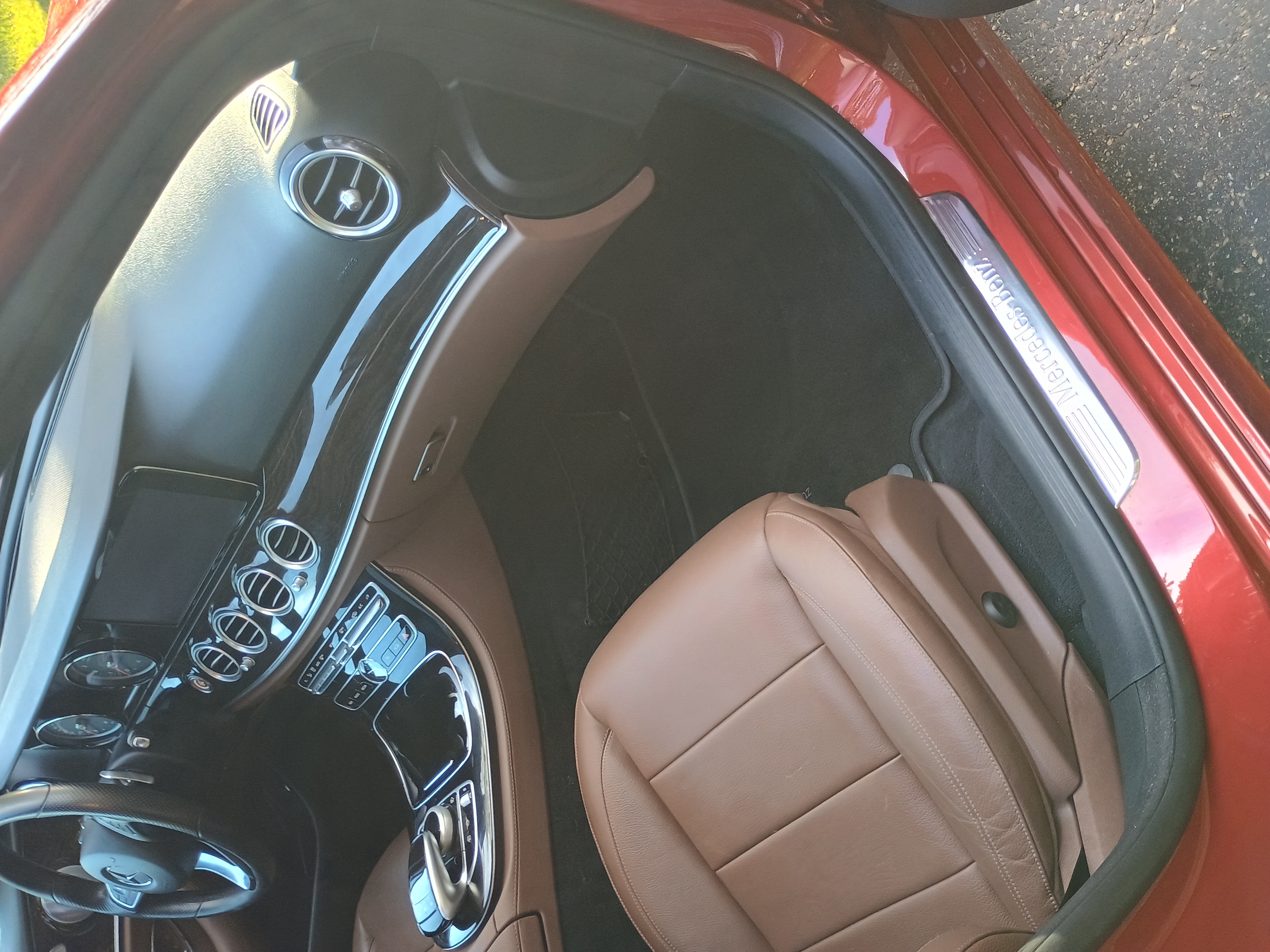 Used 2018 Mercedes-Benz E 400 4MATIC Sedan image 11