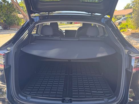 Used 2023 Tesla Model Y Long Range image 11