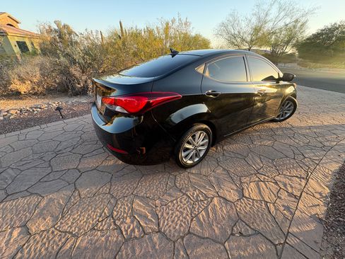Used 2015 Hyundai Elantra SE w/ Option Group 02 FWD image 8